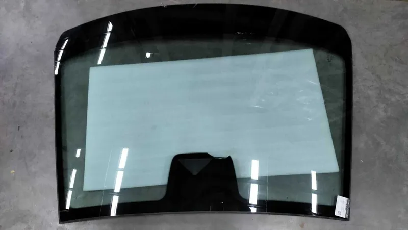 BYD Yuan Plus Лобовое стекло в сборе