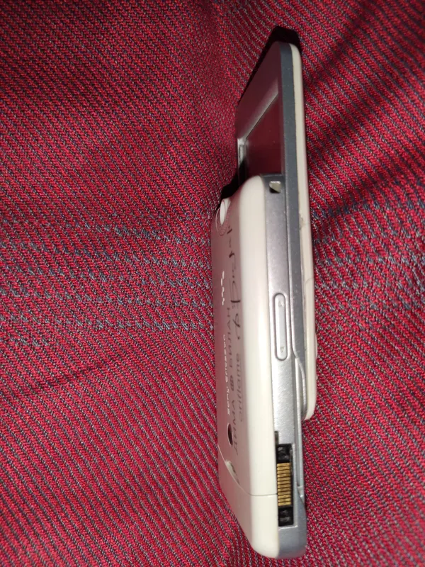 Sony Ericsson W205 Walkman Oriflame × Дима Билан 4
