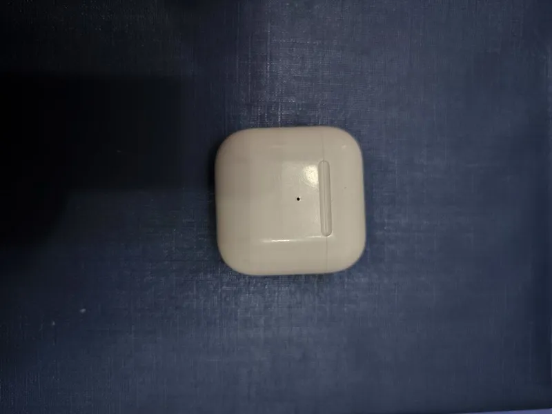 Беспроводные наушники airpods 1 Беспроводные наушники airpods 1