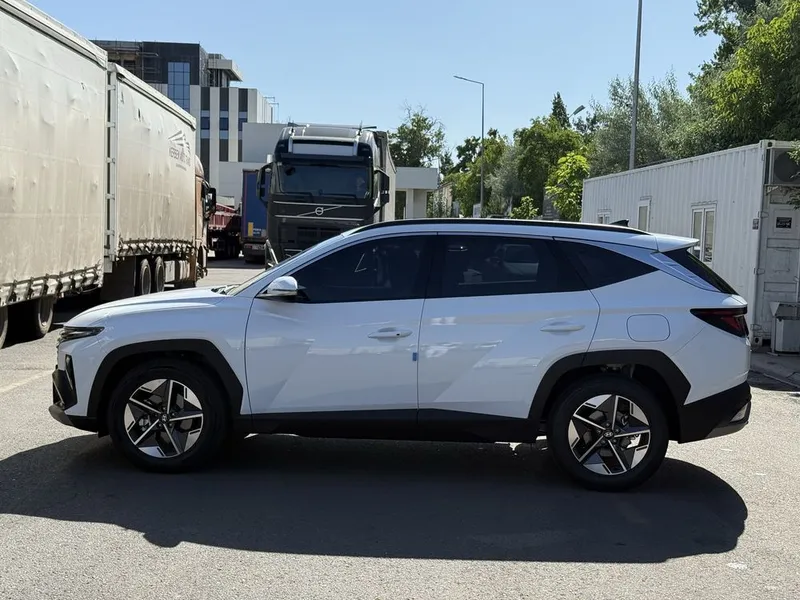 Hyundai Tucson 2025 Korea 1.6 Turbo — фото 3