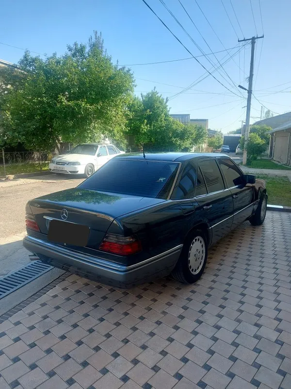 Mercedes-Benz w124 4 Mercedes-Benz w124 4