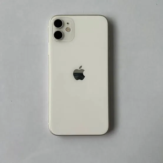 iphone 11 White 64Gb Batareka 74% Xammayogi ishl iphone 11 White 64Gb Batareka 74% Xammayogi ishl