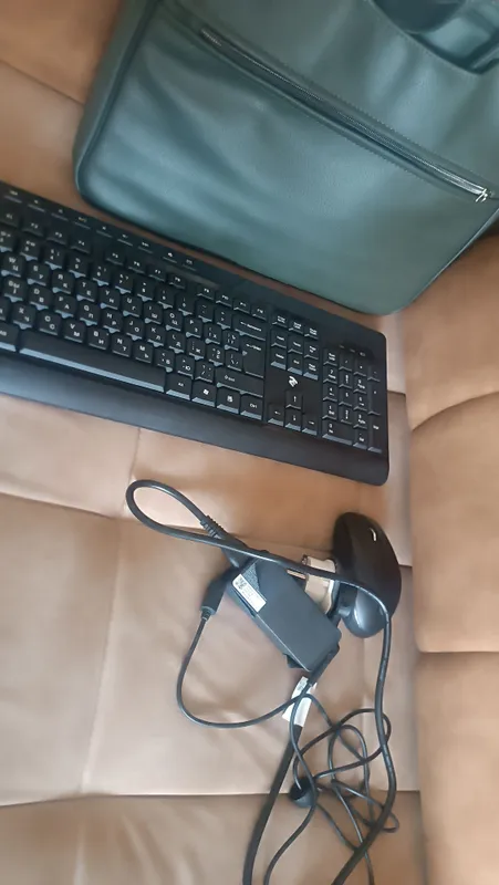 Lenovo IdeaPad 3 4/256 SSD sotiladi Toliq komplekt 2