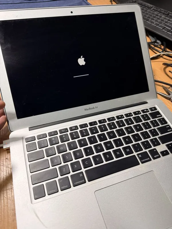 Продаётся MacBook. 3 Продаётся MacBook. 3