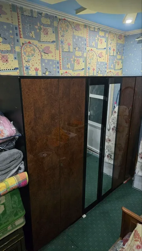 Uch seksiyali shkaf sotiladi. 1 Uch seksiyali shkaf sotiladi. 1