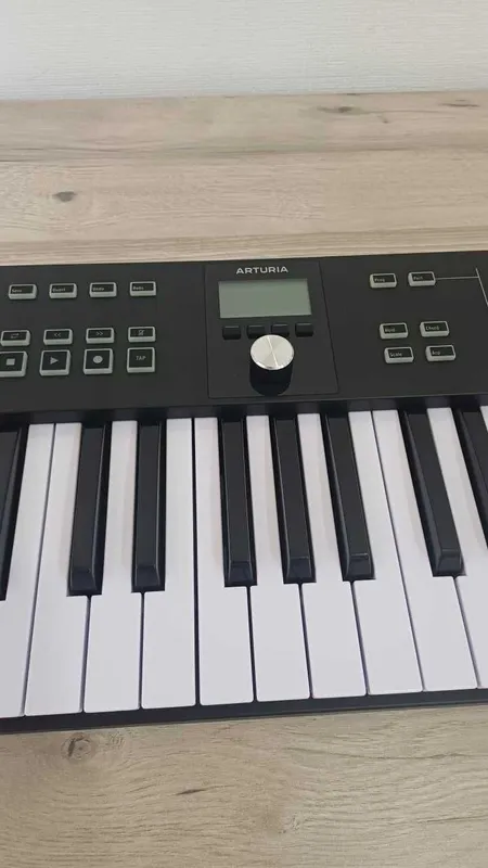 MIDI-клавиатура Arturia KeyLab Essential 61 mk3 USB-TIPE-C — фото 4