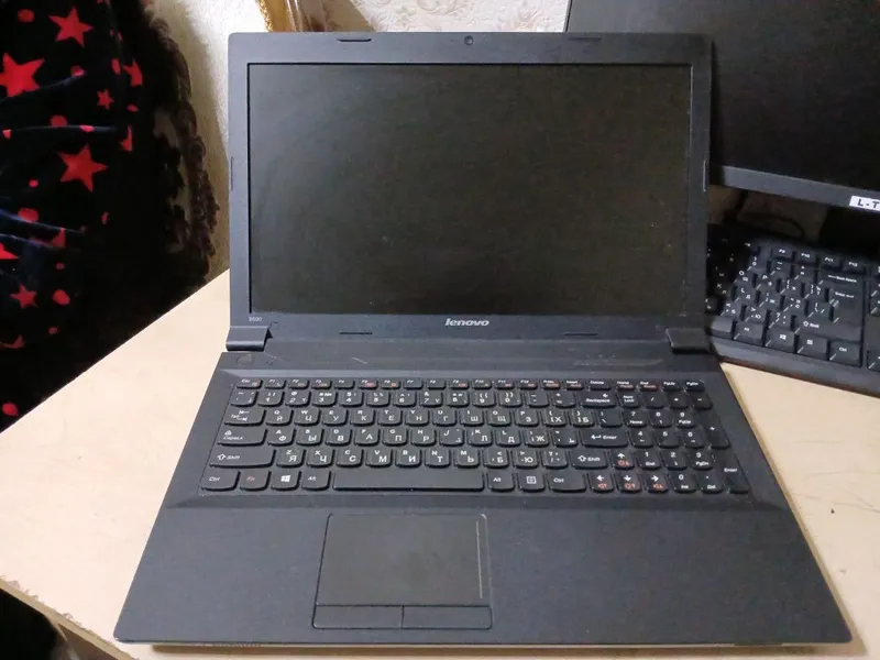 Lenova sotiladi. Lenova sotiladi.