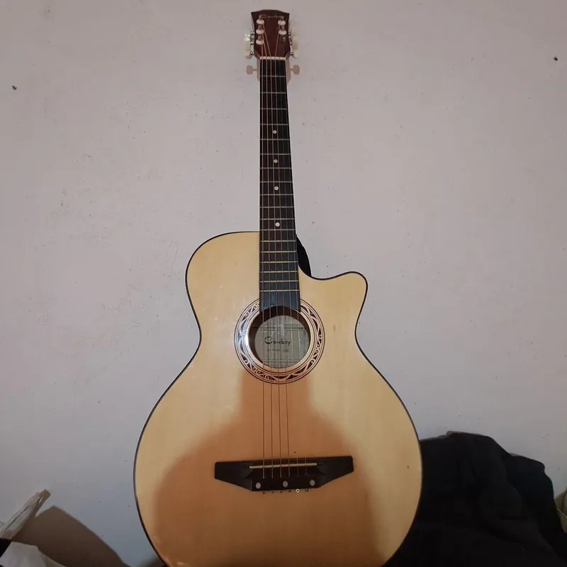 Gitara sifati yaxshi chixoli ham bor qo'shib beriladi — фото 2