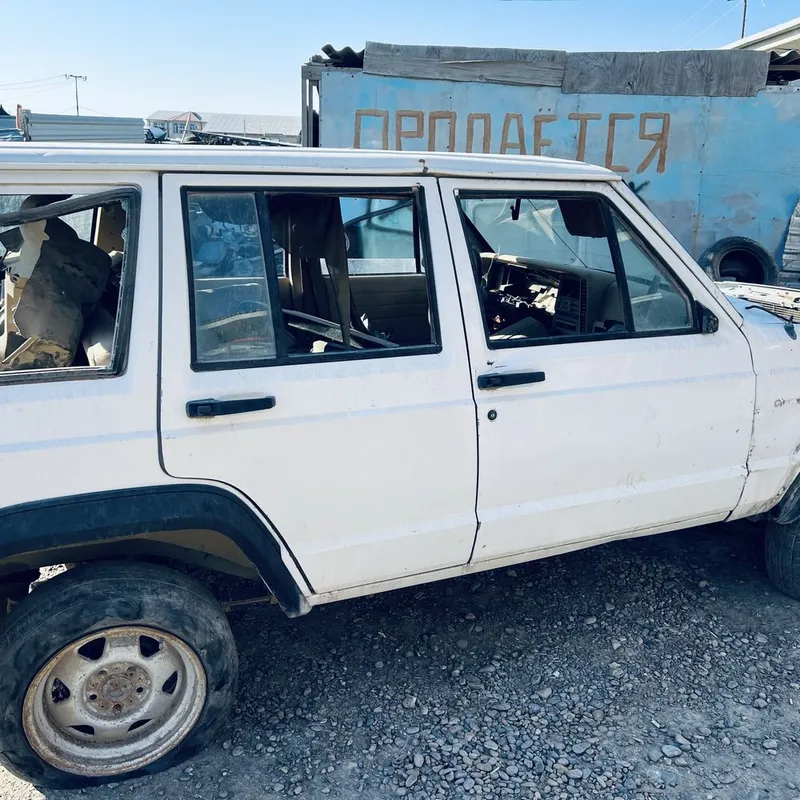 Запчасти для Jeep Cheroke 1994 задный мост 4 Запчасти для Jeep Cheroke 1994 задный мост 4