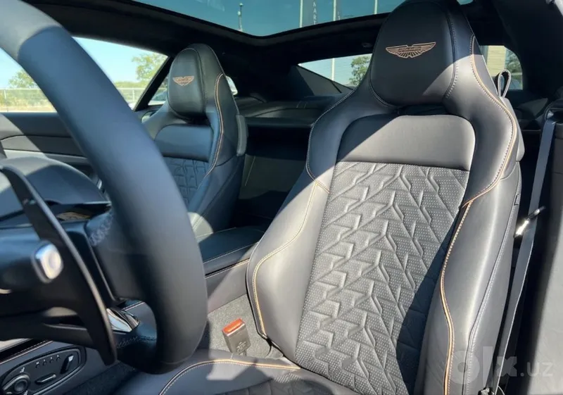Aston Martin Vanquish V12 COUPE 2026 Aston Martin Vanquish V12 COUPE 2026