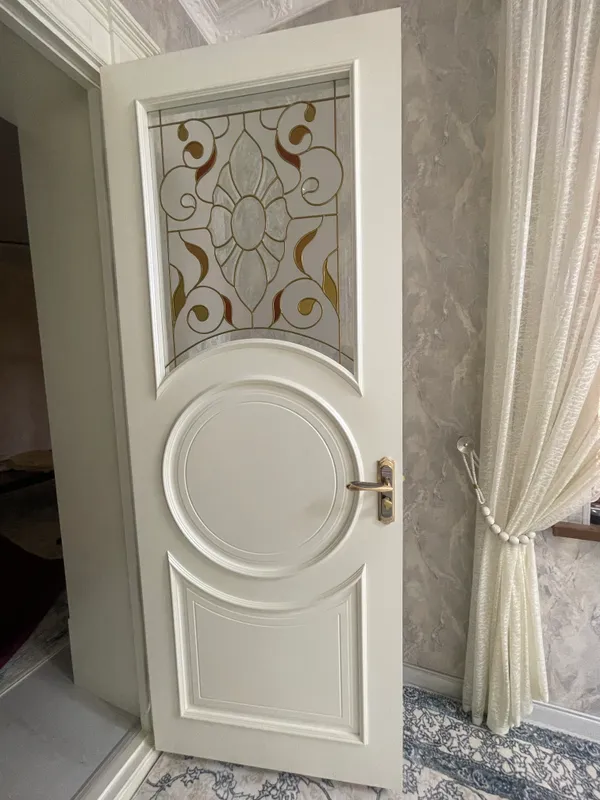 Premium MDF vitraj oynali ichki eshik (komplekt) — фото 1