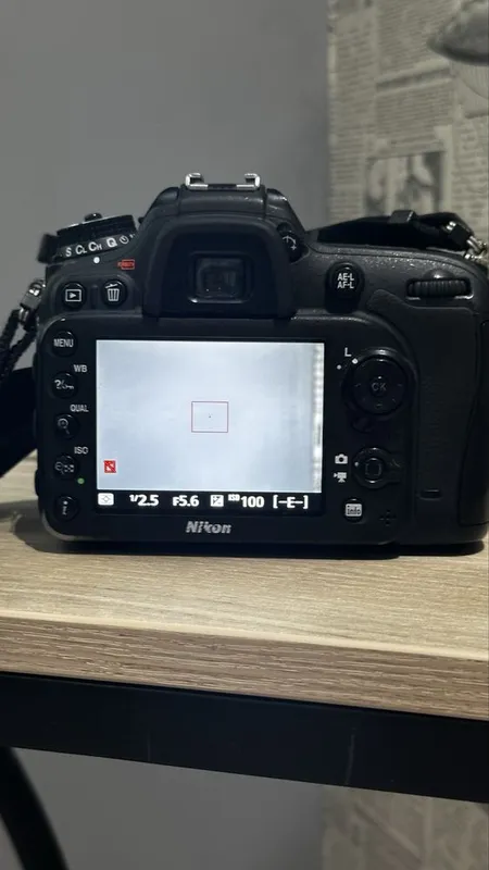 Полу проффесиональная камера Nikon D7100 с объективом 18-140mm 3,5-5,6 4