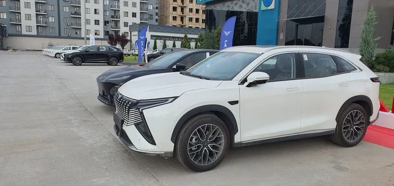 Kaiyi x7 Hybrid: 7 örindiqli, 5litr/100km 3