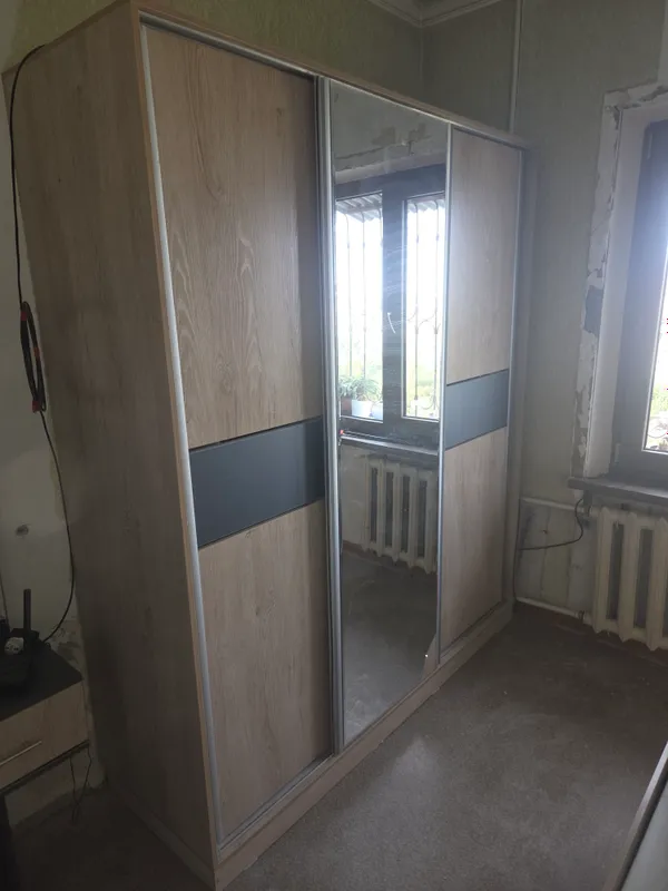 Срочно продаётся спальный мебельный комплект 2