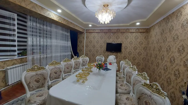 Срочно продаётся стол стул 4