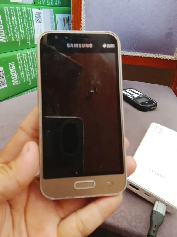 bu telefon faqat kamerasi ishlamedi holos