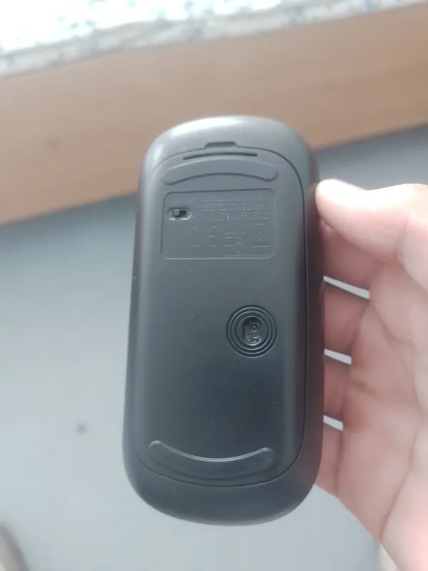 Клавиатура подключается к Bluetooth, и мышь 3