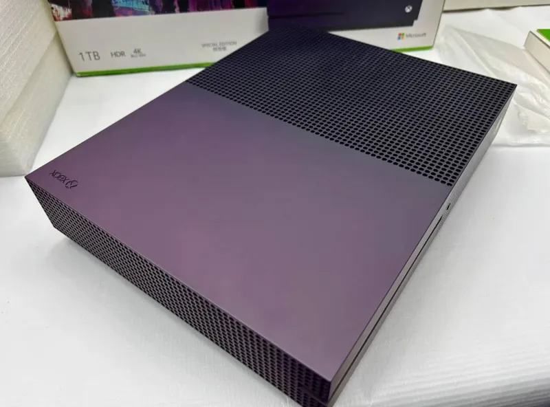 Xbox One S 1 ТБ, ограниченная серия Devil May Cry 4 Xbox One S 1 ТБ, ограниченная серия Devil May Cry 4