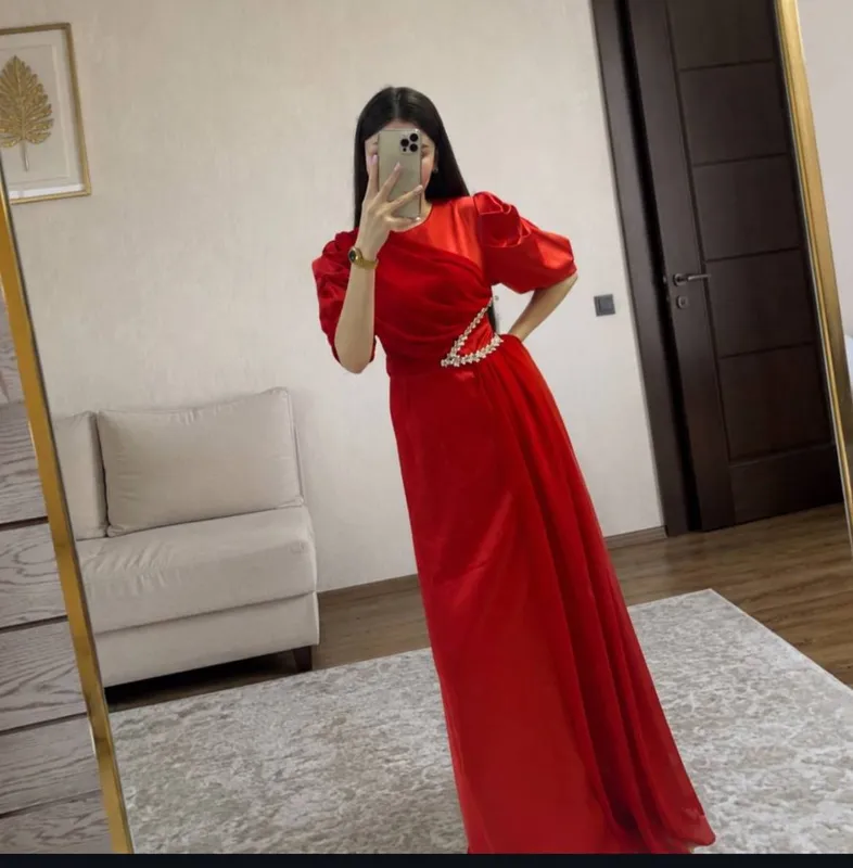 Новое платье, не ношеное, цена 580 сум, размер 42(44) 1 Новое платье, не ношеное, цена 580 сум, размер 42(44) 1