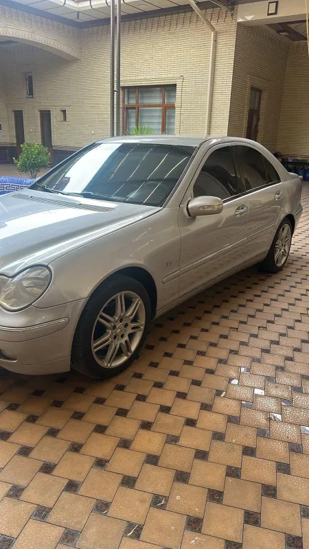 Продается машина mercedes-bens 203 — фото 1