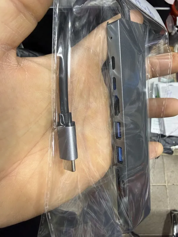 Perexadnik notebook mac book larga typ-c hub yangi