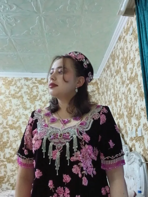 kiyim, yokida oyoq kiyimlar sotiladi