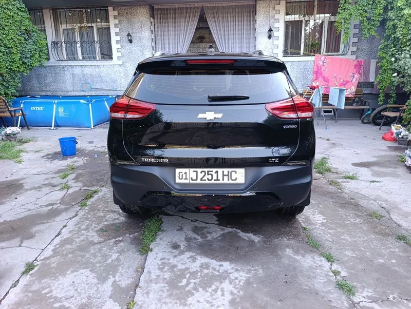 Продам Шевроле Трекер 2 5