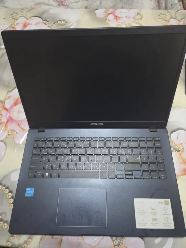 Asus E510 compyuter 1 Asus E510 compyuter 1