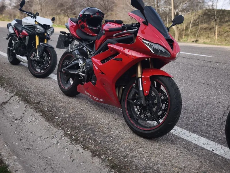 Мотоцикл Triumph Daytona 7 Мотоцикл Triumph Daytona 7