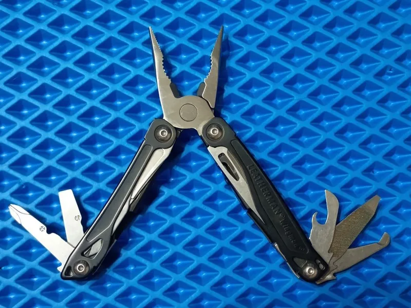 Продам мультитул Leatherman Wingman 1 Продам мультитул Leatherman Wingman 1