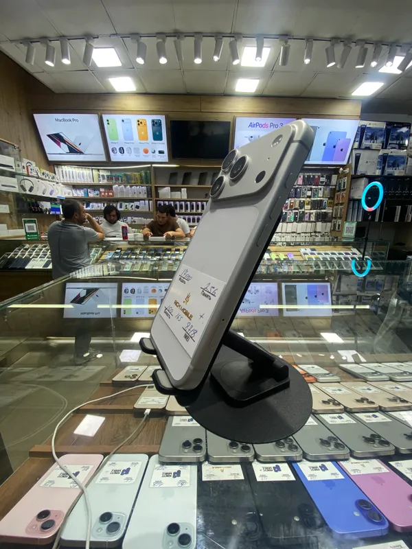 iPhone 17 pro silver 256 Yomks 100 holati ideal — фото 2