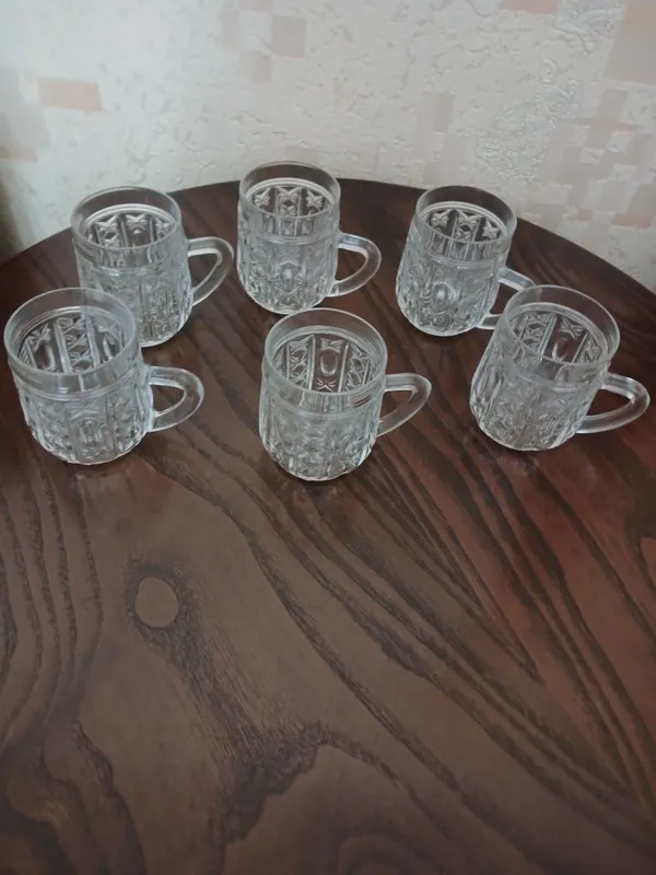 Бокалы хрустальные.