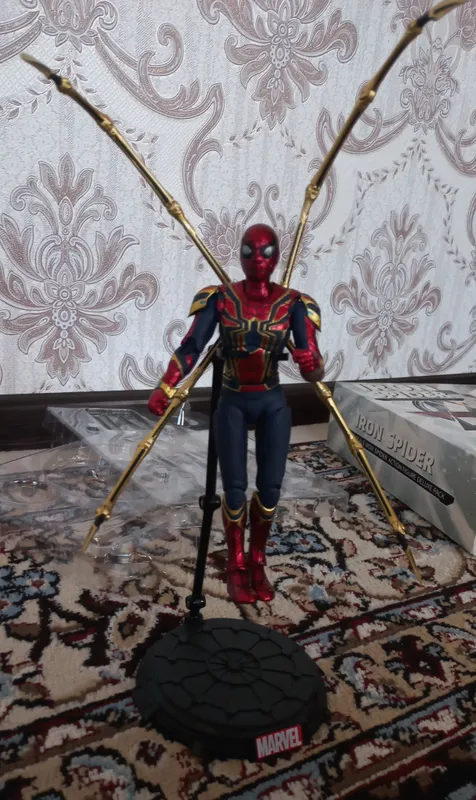 Коллекционная фигурка Iron Spider Marvel Avengers — фото 1