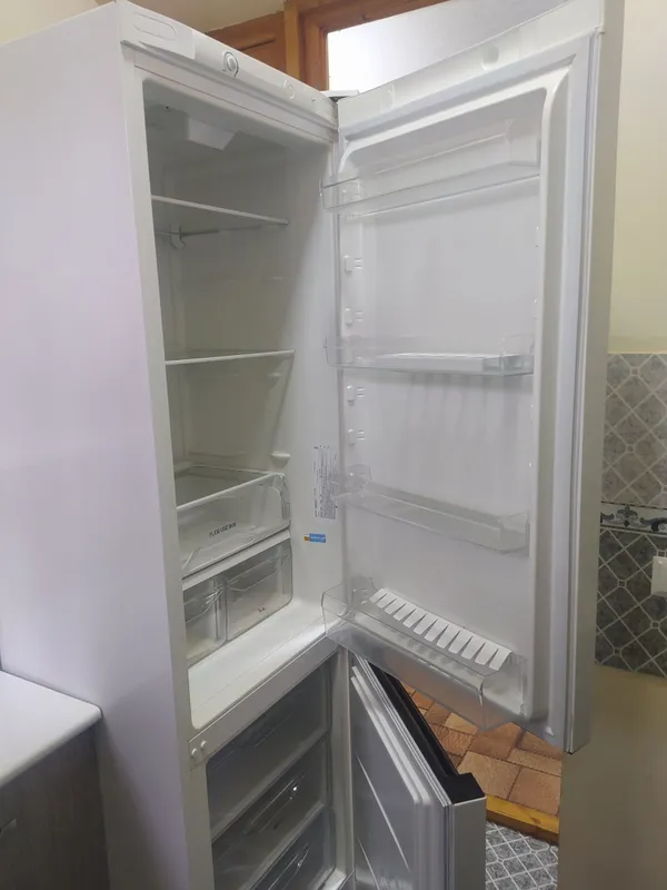 Indesit muzlatkich sotiladi 2 Indesit muzlatkich sotiladi 2