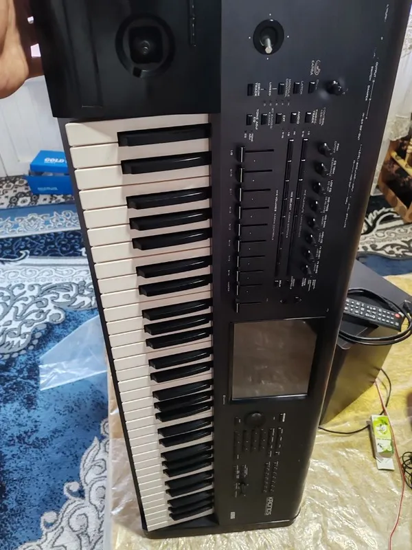 Korg Kronos 1sotiladi holati yaxshi chexol va kabel qo'shib beraman 4