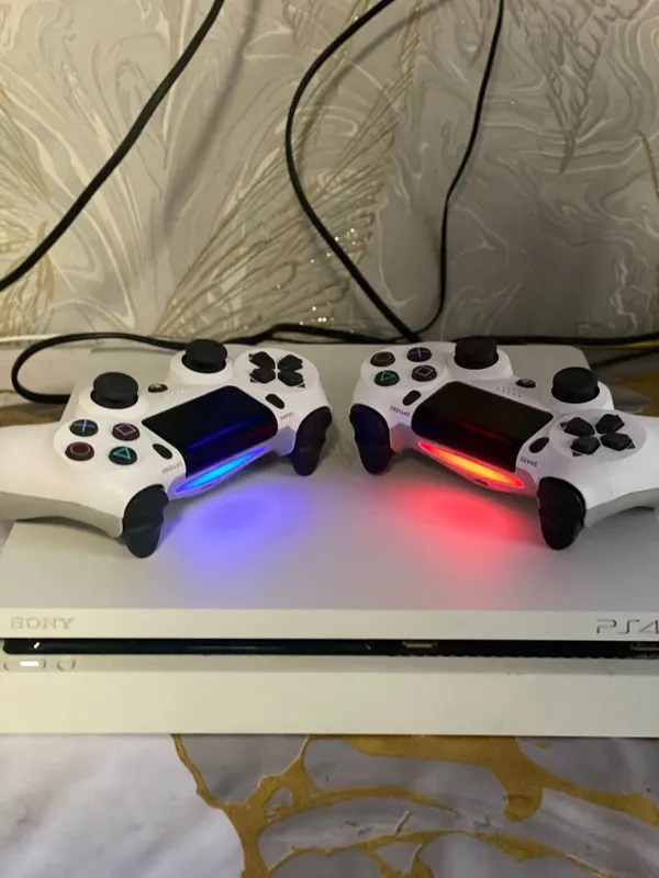 Playstation 4 slim — фото 1