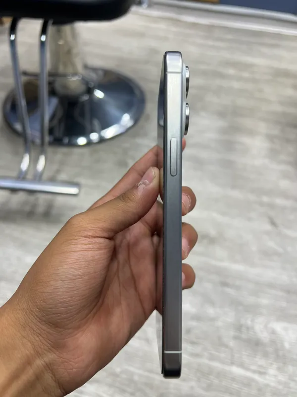 iPhone 15 pro max 256 gb ёмкость 87.541 цикл 2