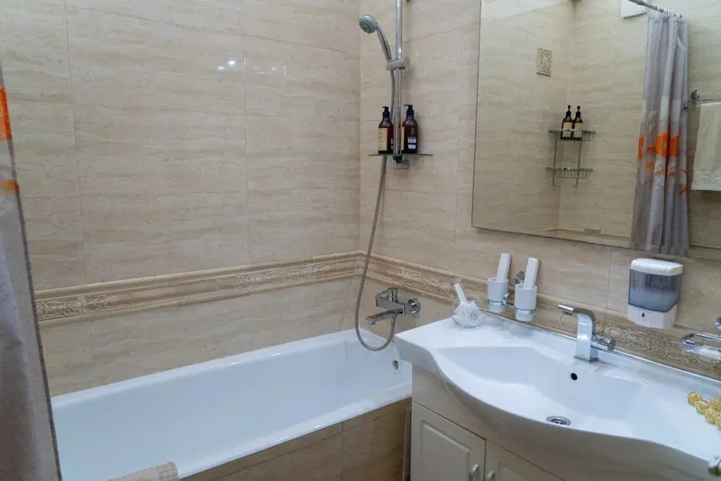Продаётся 3-комнатная квартира 120 м², 4/4, Мирабадский район (ориентир: Госпитальный рынок) 9
