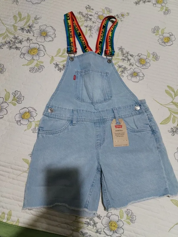 Джинсовый комбинезон Levis, на девочку до 10 лет