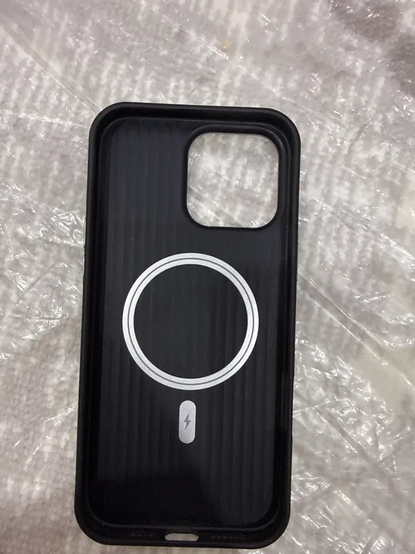 Карбоновый чехол для iPhone 16 Pro Max 2
