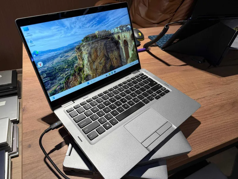 Dell Sensor Arzon Noutbuk|i5-10310U|8GB| 256 SSD 3 Dell Sensor Arzon Noutbuk|i5-10310U|8GB| 256 SSD 3