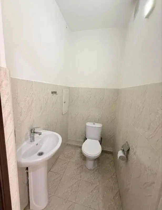 Yangi choshtepa 3 xonali kvartira oilaga beriladi — фото 3