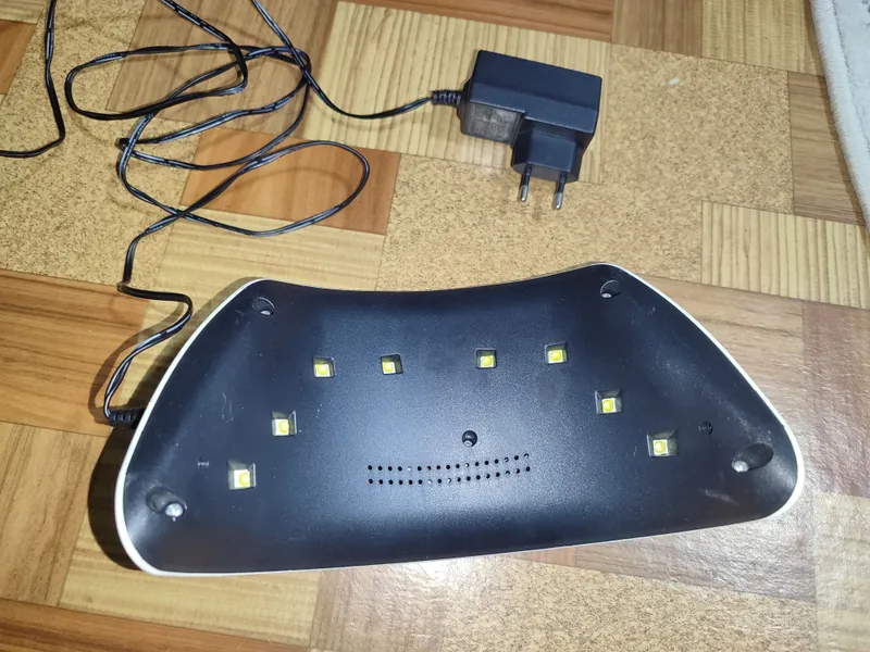 tirnoqlar uchun lampa 2 tirnoqlar uchun lampa 2