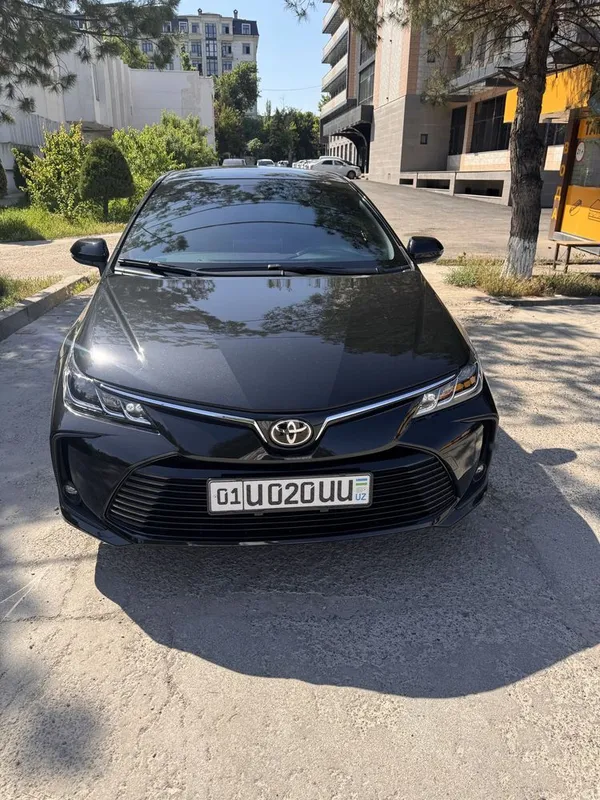 tayota karolla. yil 2023. km 27.000. kraska toza