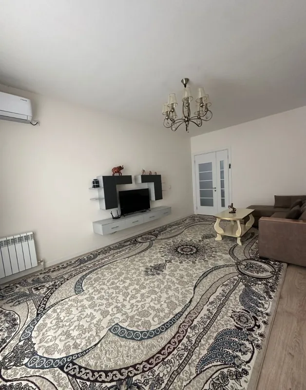 Срочный сдаётся квартира олмазор ситий навастиройка дом 3 комнита 700$ — фото 1