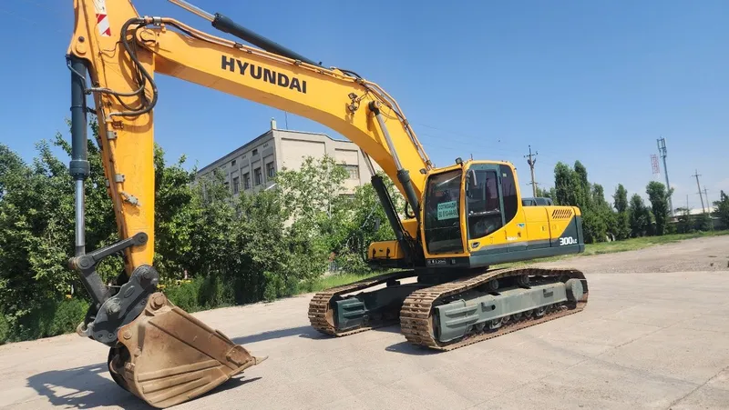 Экскаватор сотилади