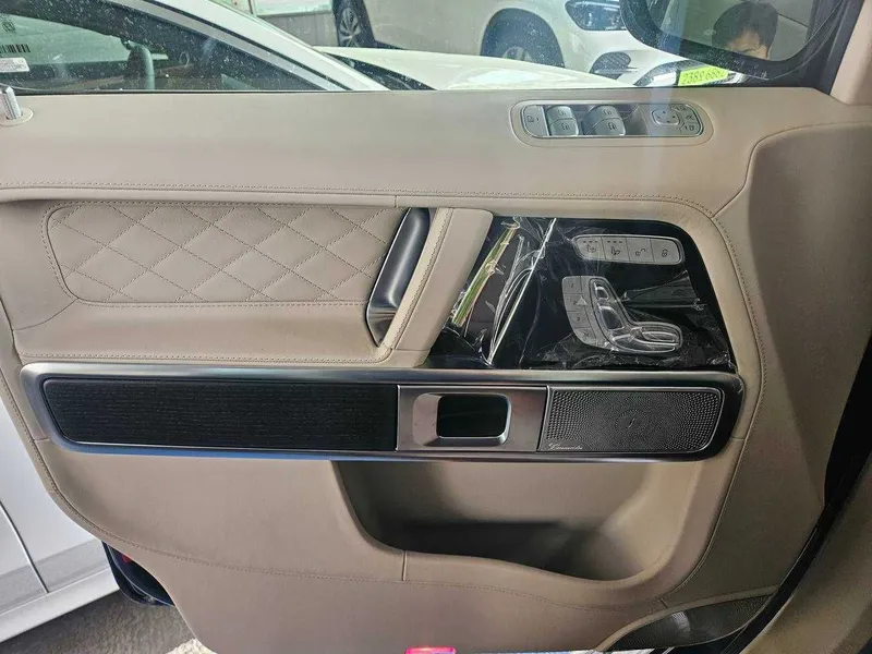 Mercedes-Benz G450d Manufaktur (в Корее) — фото 5