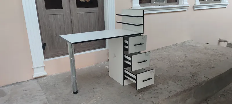 Manikyur stolik salon uchun 3