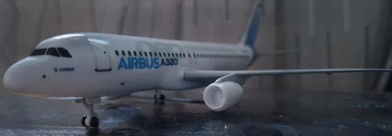 Airbus A320neo samolyotining firma liveriyasidagi modelchasini sotaman 4 Airbus A320neo samolyotining firma liveriyasidagi modelchasini sotaman 4