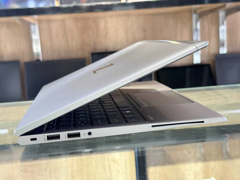 HP ZBook Firefly 14 G8 Core i7-1185G7 ram 8 ssd 256 2 HP ZBook Firefly 14 G8 Core i7-1185G7 ram 8 ssd 256 2